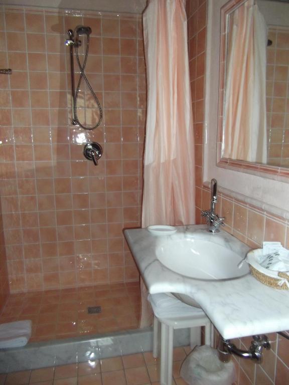 L'Arcadia Pensionat Pietrasanta Værelse billede